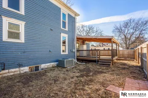 Exterior - 1023 Elk St, Beatrice, NE 68310 photo 5 of 7