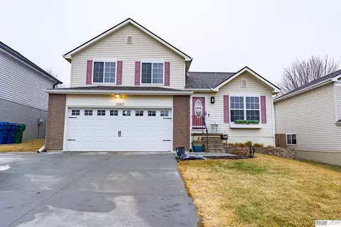 15411 Tucker St, Bennington, NE 68007