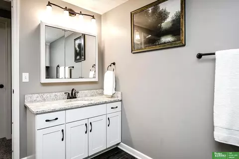 Bath - 12926 Eagle Cir, Omaha, NE 68142 photo 4 of 4