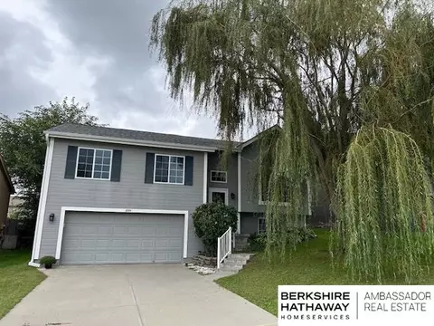 16914 Tibbles St, Omaha, NE 68116