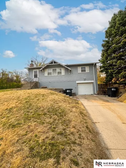 6748 Kansas Ave, Omaha, NE 68104