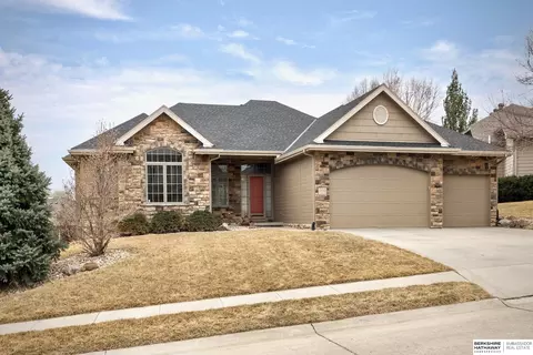 17013 Corby St, Omaha, NE 68116