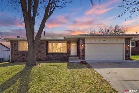 809 W Burt Dr, Lincoln, NE 68521