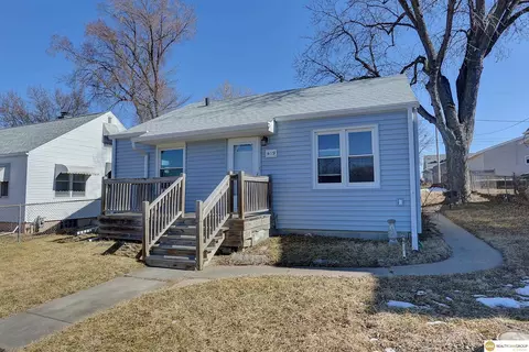 4119 S 39th St, Omaha, NE 68107