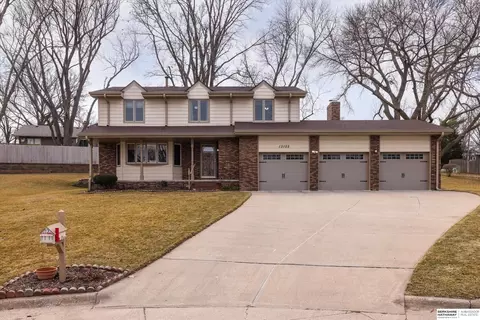 13125 Normandy Cir, Omaha, NE 68137