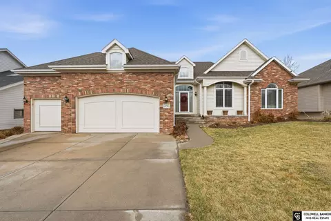 14736 Black St, Bennington, NE 68007