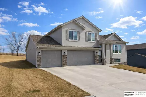 14701 S 17th St, Bellevue, NE 68123