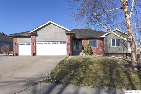 12107 N 161st St, Bennington, NE 68007