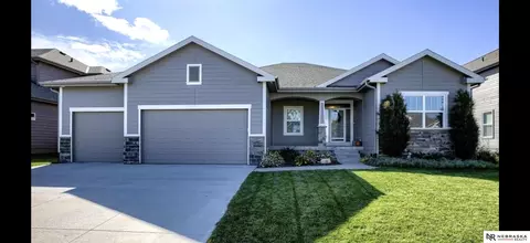 17217 Chutney Dr, Omaha, NE 68136