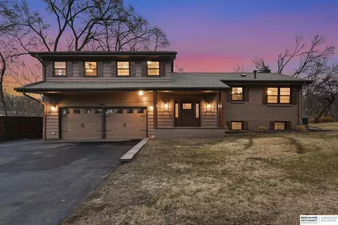 9967 Florence Heights Blvd, Omaha, NE 68112