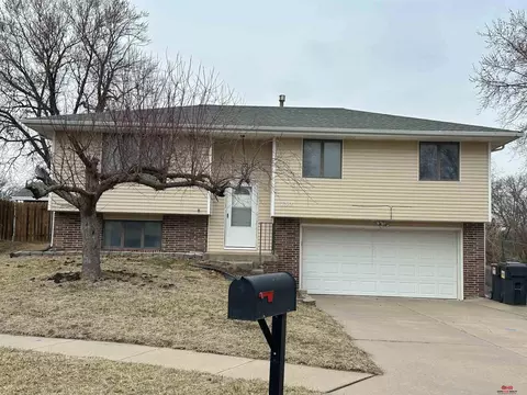 730 W Sumner Cir, Lincoln, NE 68522