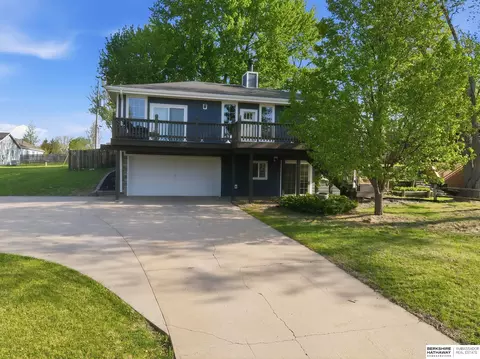 1702 Dunbar Dr, Plattsmouth, NE 68048