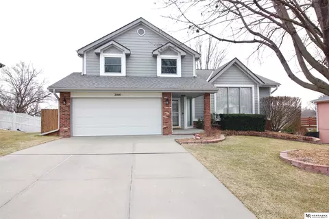 2005 Yorktown St, Bellevue, NE 68123