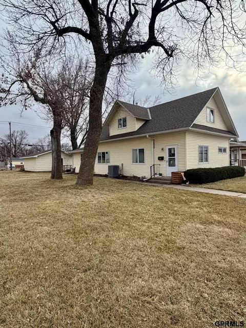 221 E Main St, Bruning, NE 68322