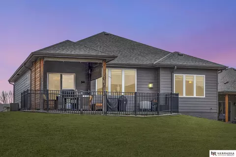 15515 Hanover St, Bennington, NE 68007