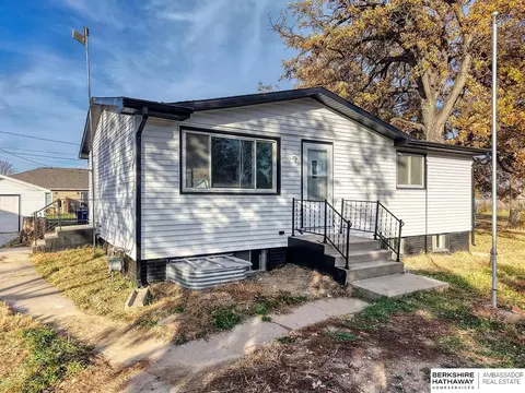 742 W B St, Lincoln, NE 68522