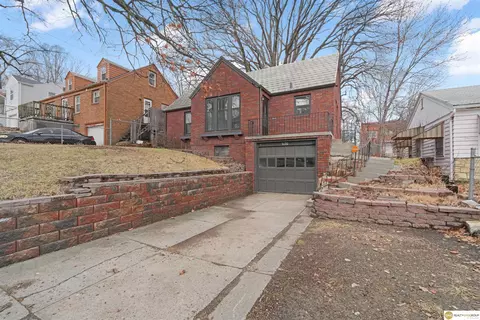 3170 Stone Ave, Omaha, NE 68111