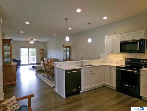 904 Meadow St, Beatrice, NE 68310