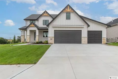 5417 N 205th St, Elkhorn, NE 68022