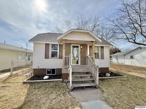 211 Adams Ave, Norfolk, NE 68701
