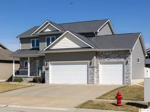 9530 S 72nd St, Lincoln, NE 68516