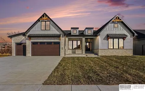 844 S 88th St, Lincoln, NE 68520