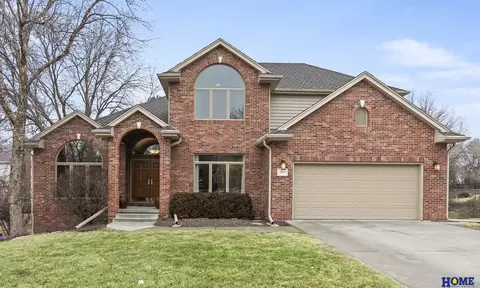 3820 Petersburg Ct, Lincoln, NE 68516