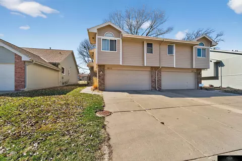 3612 N 104 Ave, Omaha, NE 68134