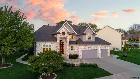 5911 S 119 Plz, Omaha, NE 68137