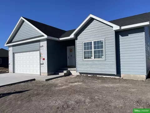 465 Thornbird Dr, Fremont, NE 68025