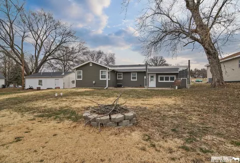 Exterior - 1069 Clay St, Tecumseh, NE 68450 photo 2 of 5