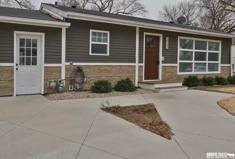 1069 Clay St, Tecumseh, NE 68450