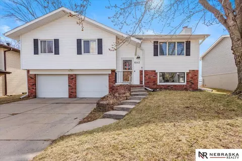 6142 NW 5th St, Lincoln, NE 68521