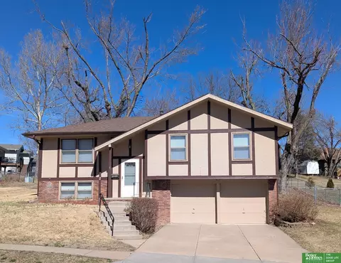 12512 Yates St, Omaha, NE 68164