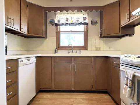 Kitchen - 1140 E St, Geneva, NE 68361 photo 1 of 2