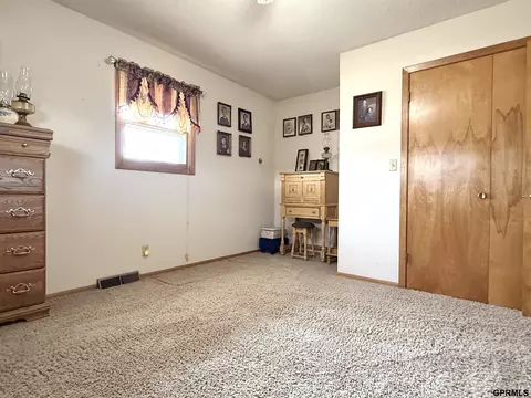 Bedroom - 1140 E St, Geneva, NE 68361 photo 2 of 6