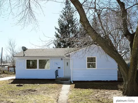 227 North Dr, Fremont, NE 68025