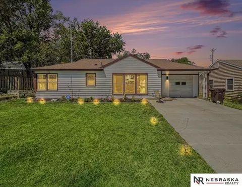 133 S 46th St, Lincoln, NE 68510