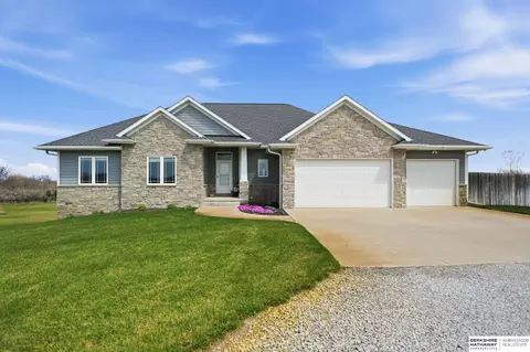 18330 SW 66th St, Crete, NE 68333