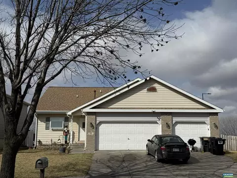 5921 NW 12 St, Lincoln, NE 68521