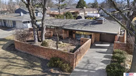 3242 W Summit Blvd, Lincoln, NE 68502