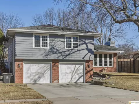 4920 S 66th St, Lincoln, NE 68516