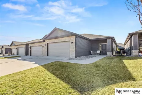 3821 Cabo Dr, Lincoln, NE 68516