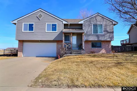 908 Sheridan St, Fremont, NE 68025