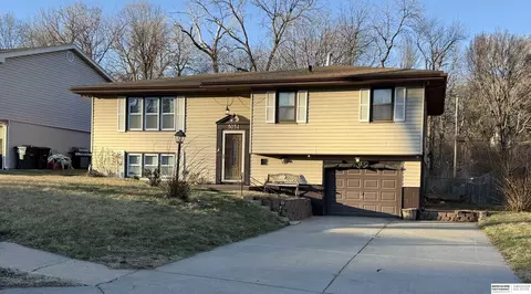 5052 Arcadia Ave, Omaha, NE 68104