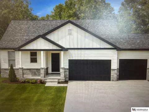 860 Sycamore Dr, Arlington, NE 68002