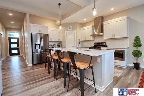 8110 Cooper Ct, Lincoln, NE 68506