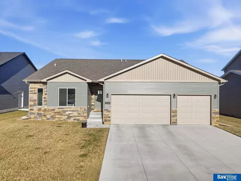 11731 N 145th St, Waverly, NE 68462