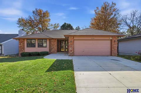 3709 Briarwood Ave, Lincoln, NE 68516