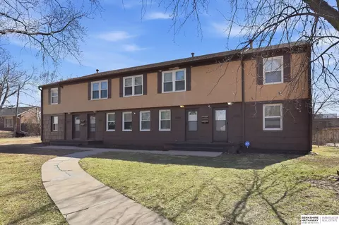 4125-4131 Valley St, Omaha, NE 68105